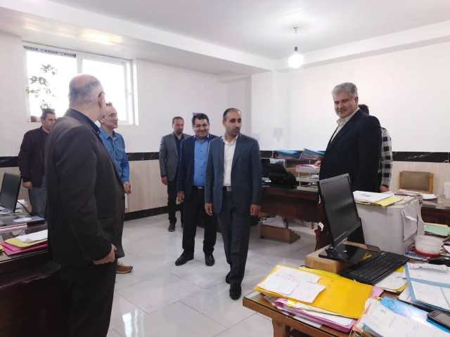 بازدید سرزده فرماندار از ادارات و نهادها