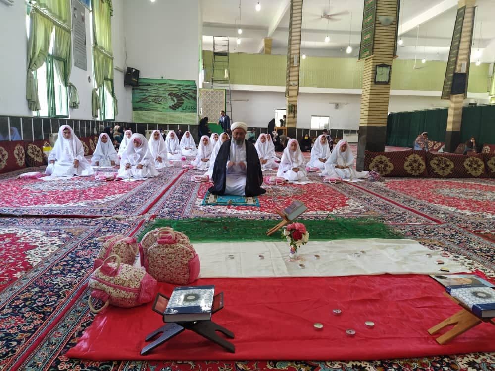 جشن تکلیف شکوفایی دختران پایه سوم ابتدایی مدارس منطقه کجور 