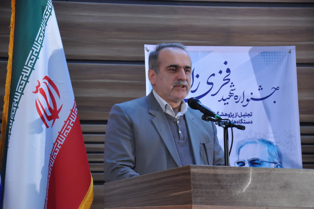 پژوهش سنگ بنای توسعه است / دانشگاه ها بایدد در مسیر کارآفرینی و توسعه صنعتی حرکت کنند