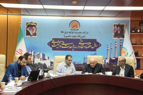 بازدید استاندار بر رفع موانع تولید و تأمین و ذخیره‌سازی پایدار سوخت مایع در نیروگاه نکا